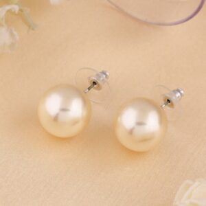 CLASSIC PEARL EARRINGS