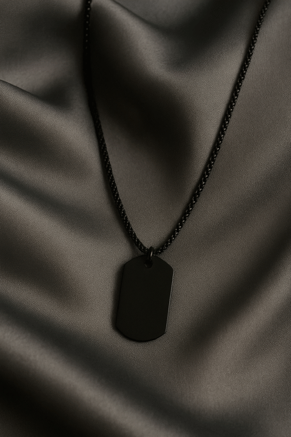 BASIC TAG BLACK PENDANT